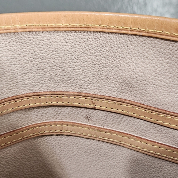 Authentic Louis Vuitton Bucket PM Monogram Canvas -Great Condition - Picture 10 of 17